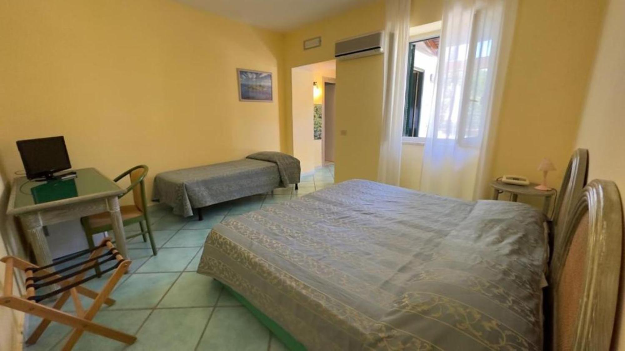 Hotel Oasi Castiglione Casamicciola Terme Rom bilde